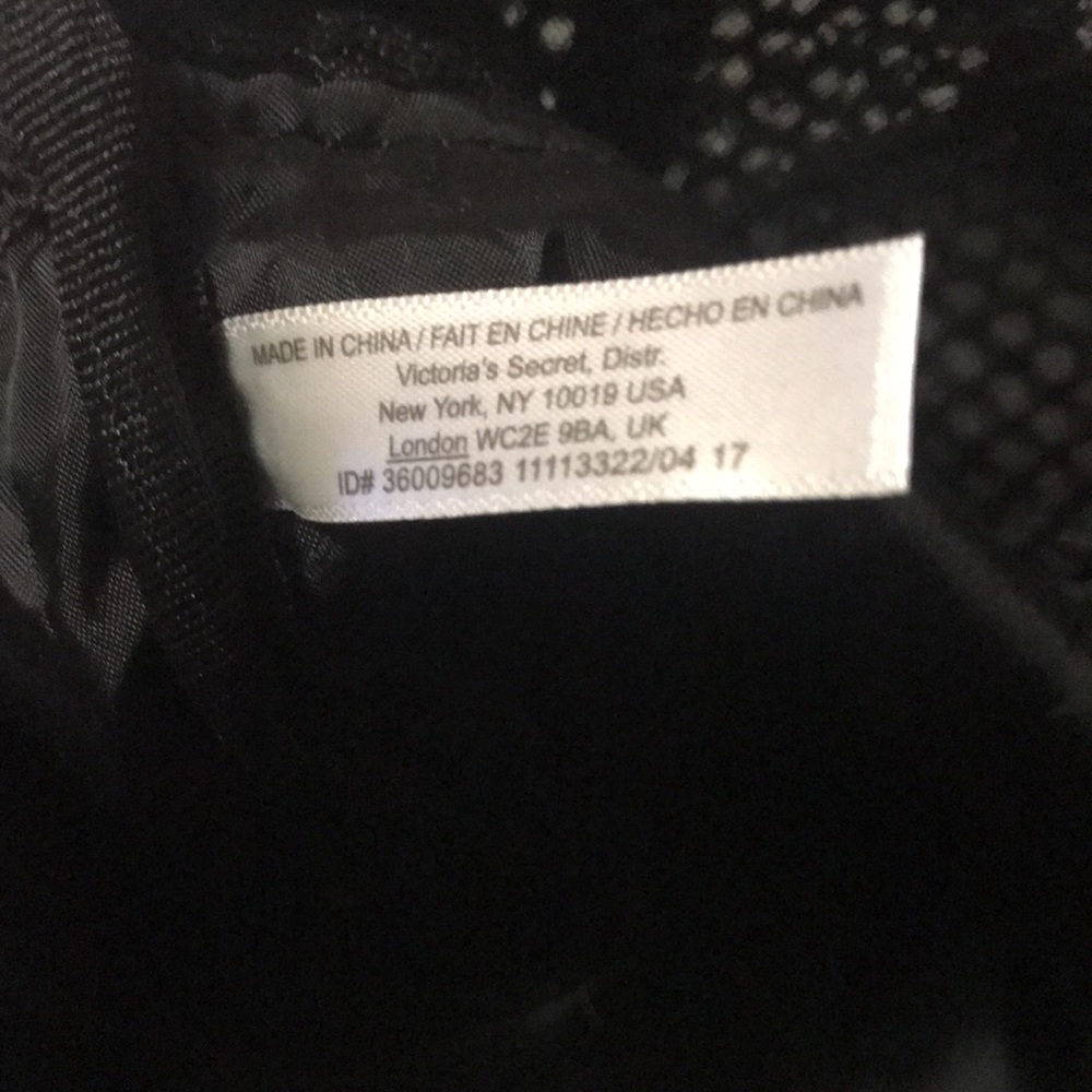 Victoria’s Secret Large Vegan Leather and Mesh tote NWOT - Picture 5 of 8